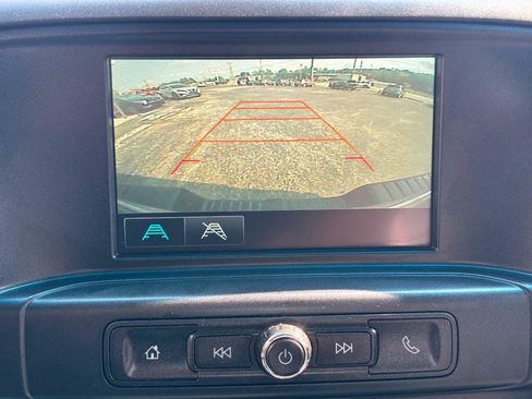 Used 2018 Chevrolet Silverado 1500 Custom w/ Custom Value Package AWD/4WD image 21