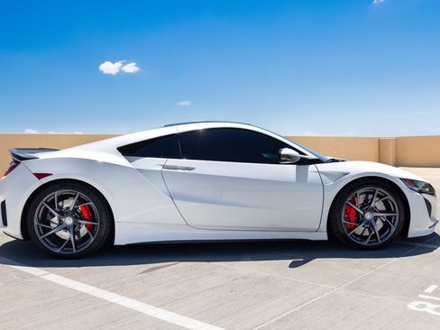 Used 2017 Acura NSX AWD/4WD image 6