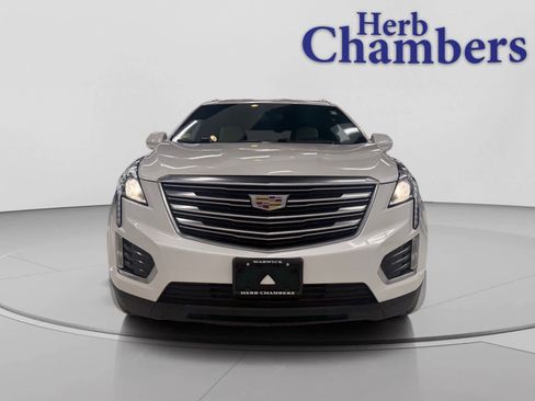 Used 2018 Cadillac XT5 AWD image 4