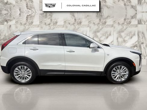 Used 2024 Cadillac XT4 Luxury w/ Cold Weather Package AWD/4WD image 6