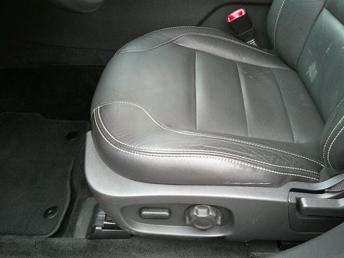 Used 2011 Ford Taurus SEL w/ 201A Rapid Spec Order Code image 11