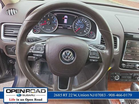 Used 2012 Volkswagen Touareg Sport AWD/4WD image 17