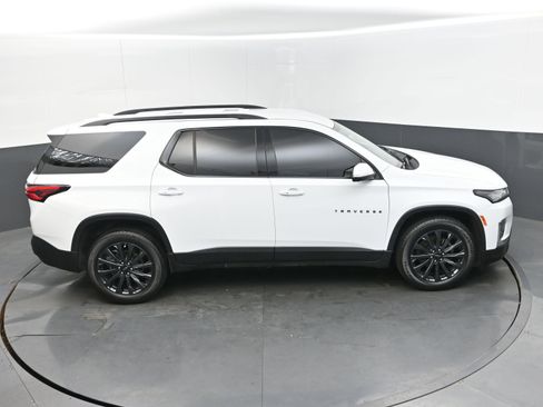Used 2023 Chevrolet Traverse RS image 39