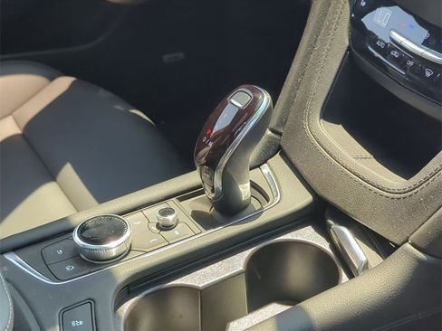 Used 2025 Cadillac XT6 Luxury image 32