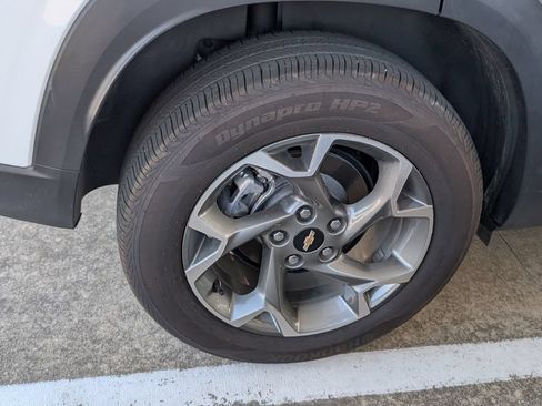 Certified 2025 Chevrolet Trax LT FWD image 7