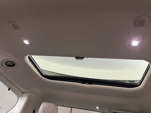 Used 2020 Chrysler Pacifica Limited image 27