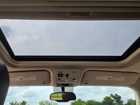Used 2010 Cadillac Escalade ESV Platinum RWD image 46