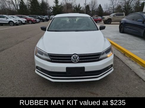 Used 2016 Volkswagen Jetta Sport image 2