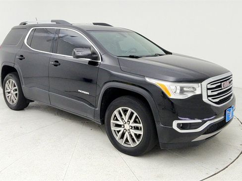 Used 2017 GMC Acadia SLE image 1