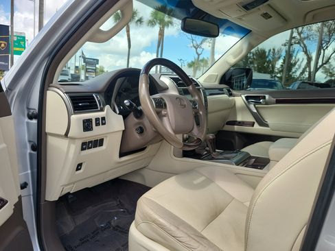 Used 2019 Lexus GX 460 Premium w/ Premium Package image 15