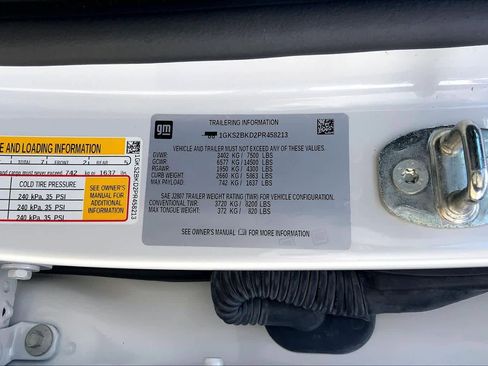 Used 2023 GMC Yukon SLT w/ SLT Premium Package image 37