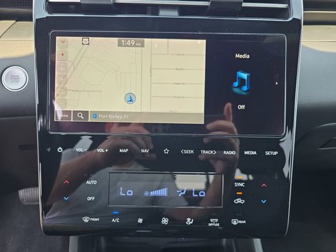 Used 2023 Hyundai Santa Cruz SEL Premium image 16