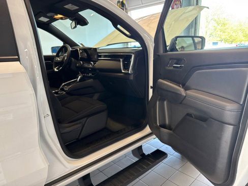 Used 2024 GMC Canyon Elevation w/ Convenience Package RWD image 28