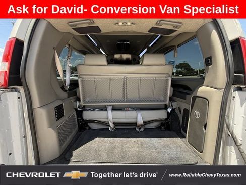 Used 2020 GMC Savana 2500 Extended w/ Enhanced Convenience Package RWD image 32