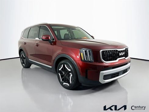 Certified 2024 Kia Telluride EX w/ EX Captain's Chair Package image 3