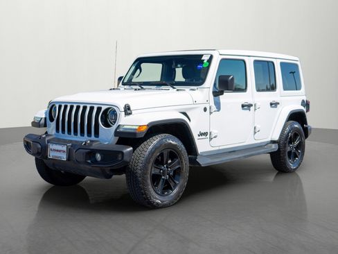 Used 2023 Jeep Wrangler Unlimited Sahara image 3