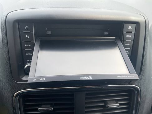 Used 2018 Dodge Grand Caravan SE FWD image 34