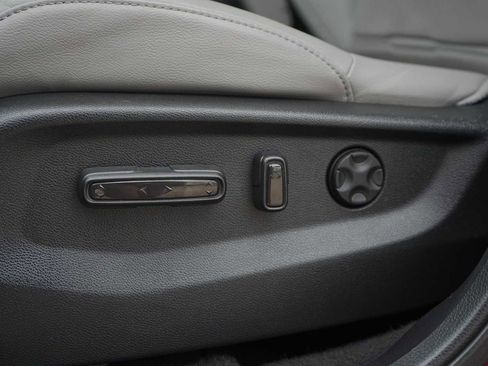 Used 2020 Honda CR-V Touring image 12