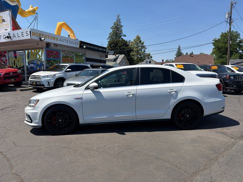 Used 2017 Volkswagen Jetta GLI FWD image 3