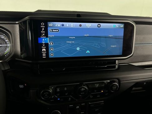 Used 2024 Jeep Wrangler Unlimited Rubicon 4xe image 17