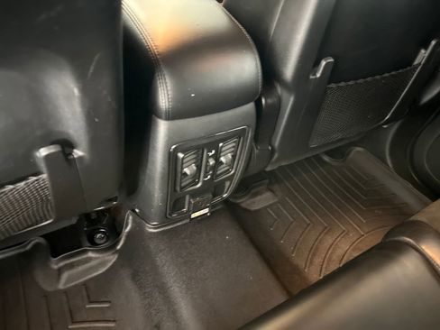 Used 2020 Jeep Grand Cherokee Altitude AWD/4WD image 31