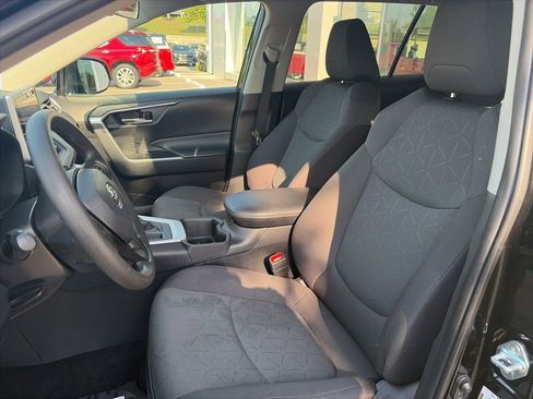 Used 2024 Toyota RAV4 XLE FWD image 26
