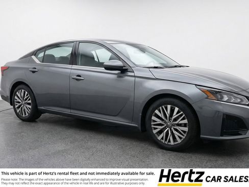 Used 2025 Nissan Altima 2.5 SV FWD image 1