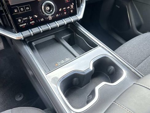 Used 2025 GMC Acadia Elevation FWD image 25