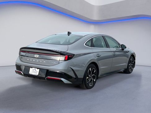 Used 2024 Hyundai Sonata SEL FWD image 3