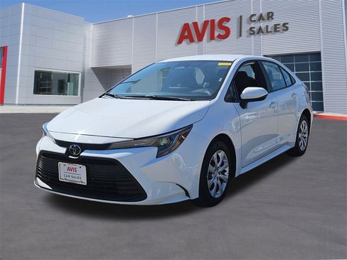 Used 2025 Toyota Corolla LE image 1