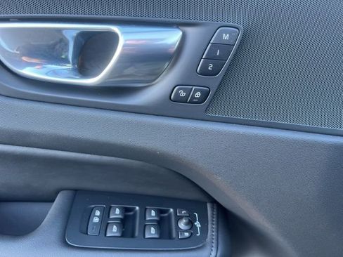 Certified 2025 Volvo XC60 B5 Plus image 27