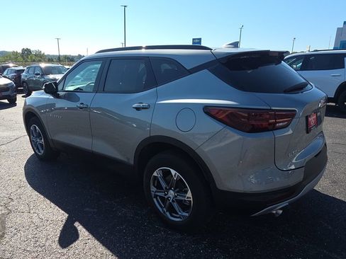 Used 2023 Chevrolet Blazer LT w/ Sound & Technology Package FWD image 6