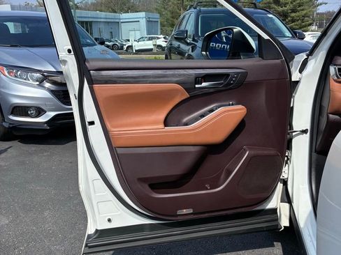 Used 2020 Toyota Highlander Platinum AWD/4WD image 48