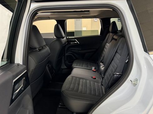 Used 2024 Mitsubishi Outlander Ralliart image 21