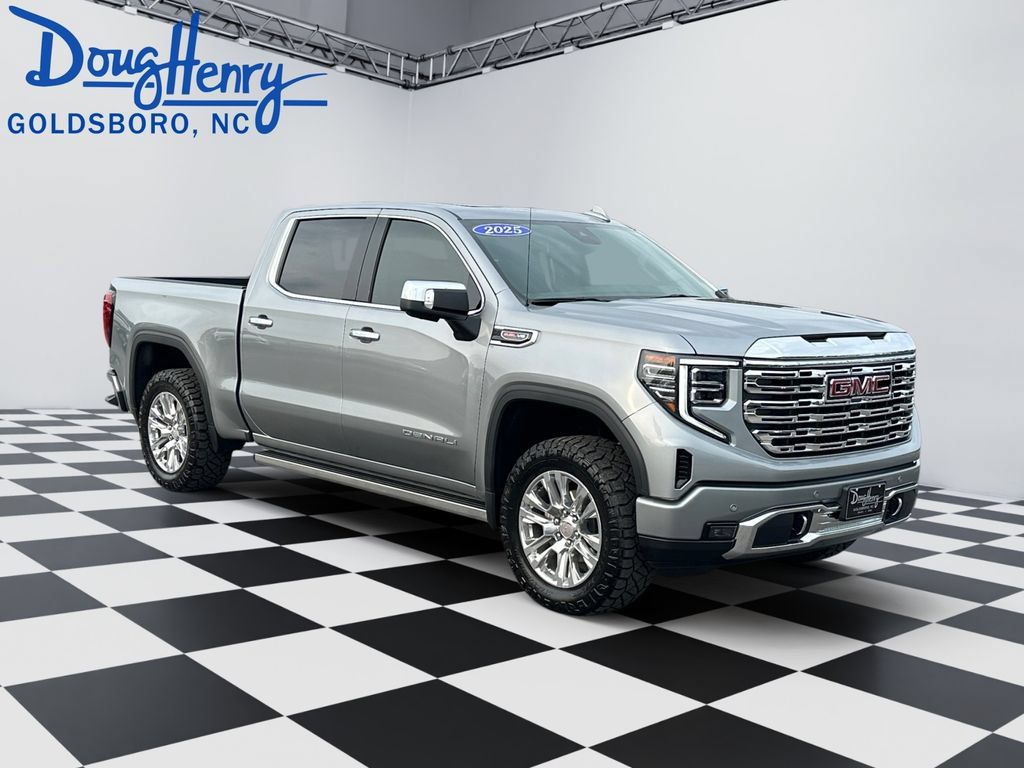 Used 2025 GMC Sierra 1500 Denali w/ Technology Package AWD/4WD image 7