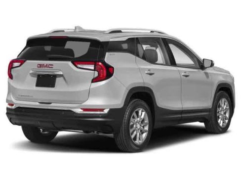 Used 2022 GMC Terrain SLE w/ Driver Convenience Package image 2