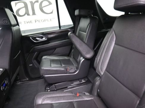 Used 2022 Chevrolet Tahoe LT w/ Luxury Package image 21