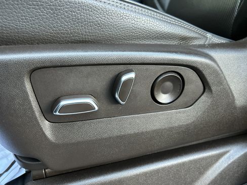 Used 2022 GMC Yukon XL Denali image 21