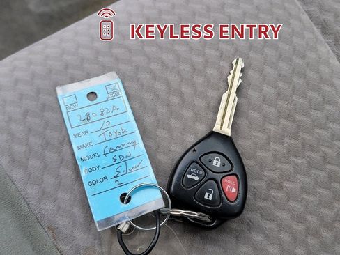 Used 2010 Toyota Camry LE FWD image 28