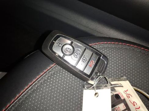 Used 2025 Ford Explorer ST AWD/4WD image 28