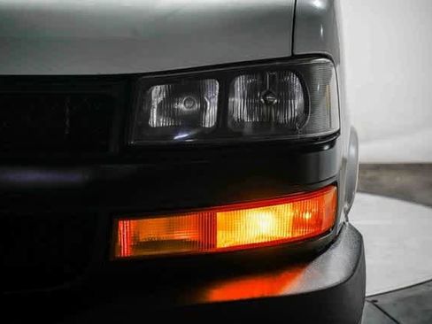 Used 2020 Chevrolet Express 2500 Extended w/ Communications Package image 4