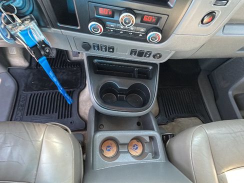 Used 2014 Nissan NV 3500 SL w/ Technology Package RWD image 29