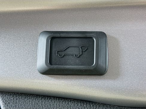 Used 2025 Toyota RAV4 XLE w/ Convenience Package FWD image 29