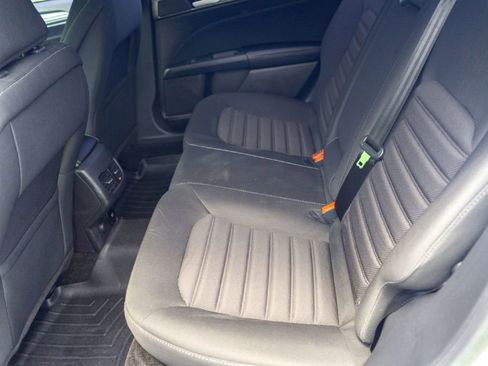 Used 2018 Ford Fusion SE FWD image 24