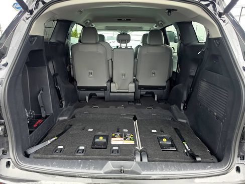 Used 2026 Toyota Sienna XLE FWD image 10