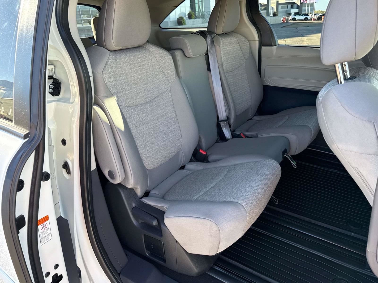 Used 2024 Toyota Sienna LE AWD/4WD image 21