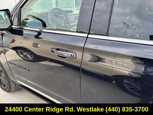 Used 2023 GMC Yukon Denali w/ Denali Reserve Package AWD/4WD image 8