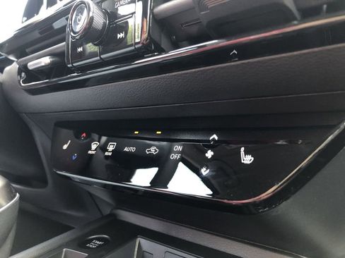 New 2026 Nissan Kicks SR w/ Cold Weather Package image 27