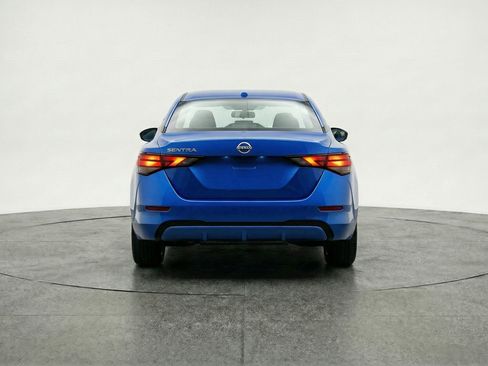 Used 2025 Nissan Sentra SV image 7