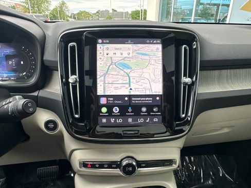 Used 2023 Volvo XC40 B5 Ultimate w/ Protection Package Premier AWD/4WD image 18